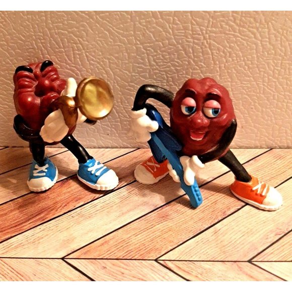 2 Vintage 1988 California Raisins Figures Trumpet Guitar Musicians Toys Music - Picture 1 of 13